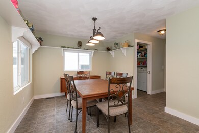 12247 Islandview-7