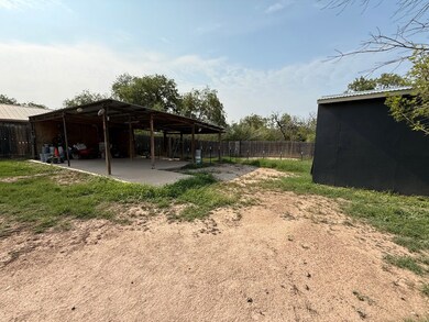 826 Fm 1589, Eagle Pass, TX 78852 - photo 6