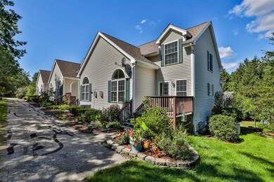 11 Clearwater Ln, MerriMacK, NH 03054 - photo 2