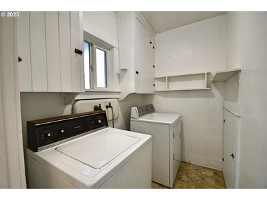 1406 E 9th St, the Dalles, OR 97058 - photo 7