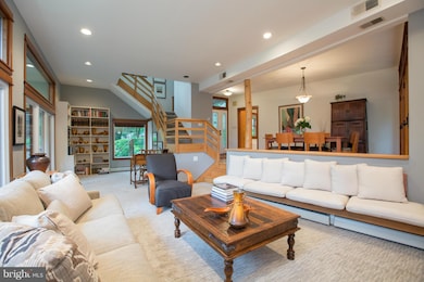 6523 Persimmon Tree Rd, Cabin John, MD 20818 - photo 4