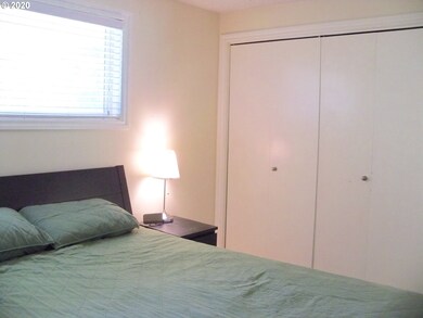 Bedroom, Primary