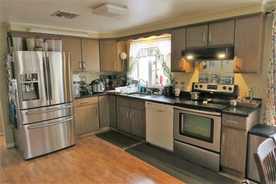 153 Princeton Ave, Waltham, MA 02451 - photo 4