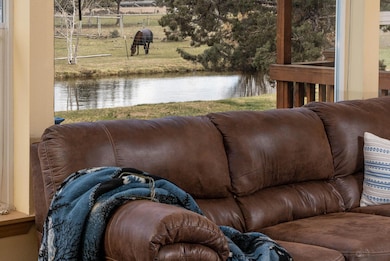 9015 S Highway 97, Redmond, OR 97756 - photo 6