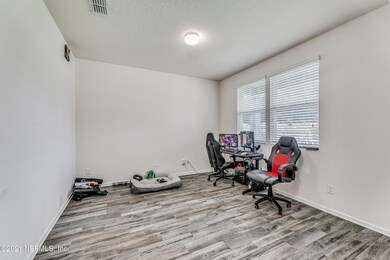 9082 Emma Jean Ct, Jacksonville, FL 32211 - photo 4