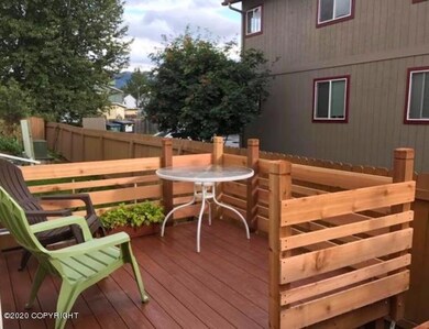 Alora - Deck in summer