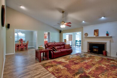 1006 Kiowa Dr W, Gainesville, TX 76240 - photo 6