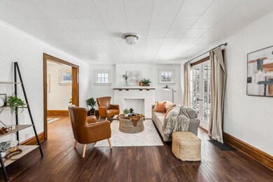 2-web-or-mls-215-e-weber-rd