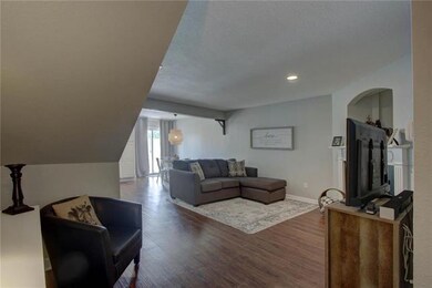 21090 Millridge St, Spring Hill, KS 66083 - photo 5