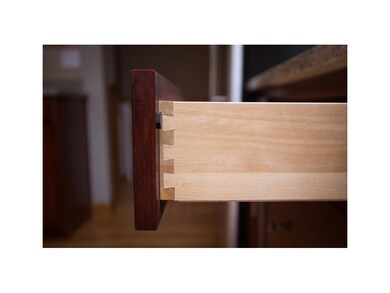SOLID WOOD DOVETAIL DRAWERS