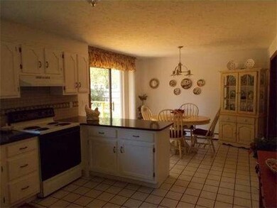 194 Coburn Ave, Worcester, MA 01604 - photo 4