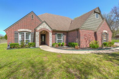  3037 sqft. 4/bed, 3/bath, 3/car garage, bonus roo