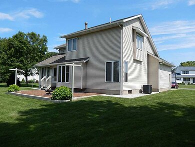 122 Madeline Dr, Edinboro, PA 16412 - photo 2