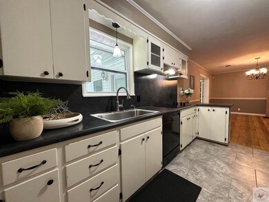 4004 Honeysuckle Ln, Texarkana, TX 75503 - photo 3