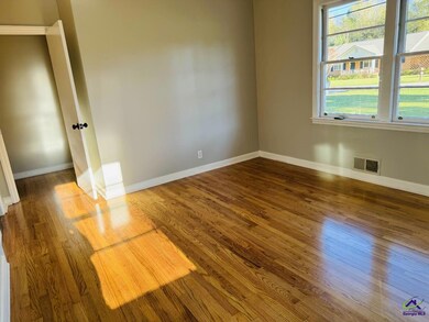 116 W Lewis St, Cochran, GA 31014 - photo 7