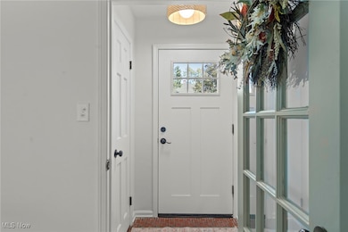 3330 Berkeley Rd, Cleveland, OH 44118 - photo 4