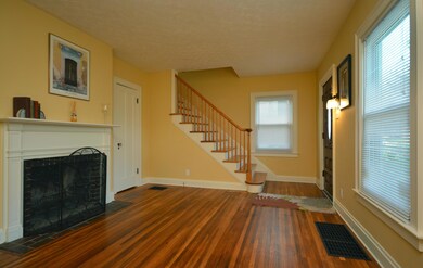 Living Room (2)