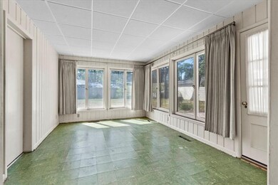 Family room or den/study