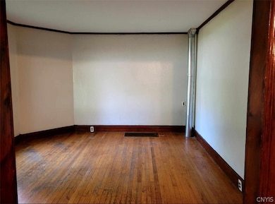 Freshly painted Livingroom