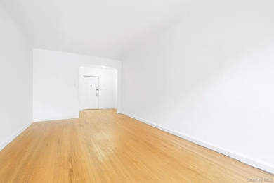 Saunders Court unit 3A, Rego Park, NY 11374 - photo 2