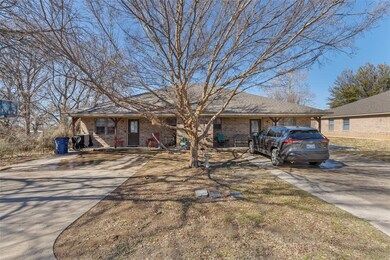 112 N Workman Rd, Decatur, TX 76234 - photo 2