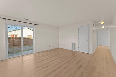 760 Tami Rd, Grants Pass, OR 97526 - photo 3