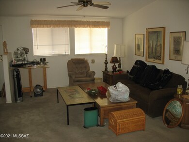 3417 Goldleaf Living Room