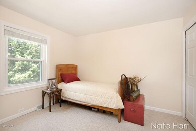2329 Meadowglen Dr NE, Grand Rapids, MI 49505 - photo 7
