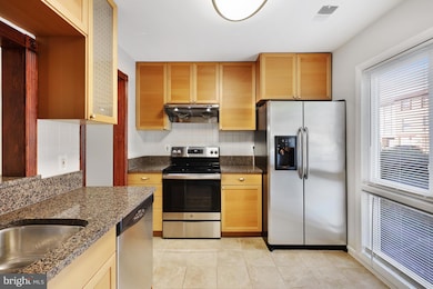 3035 Mission Square Dr, Fairfax, VA 22031 - photo 7