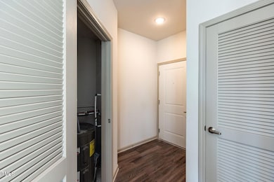 002-1280x960-foyer-entry