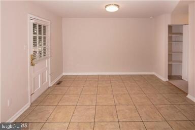 2951 Waterford Ct, Vienna, VA 22181 - photo 5