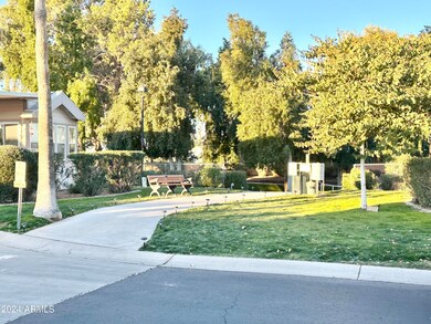 JUST A FEW STEPS TO THE PET PARK