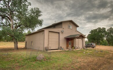Huge RV Garages on Both Side, Apt