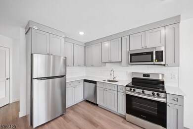 369 18th Ave unit 204, Newark, NJ 07103 - photo 5