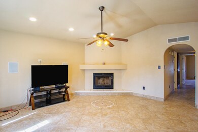 601 Venus Ave, Alamogordo, NM 88310 - photo 6