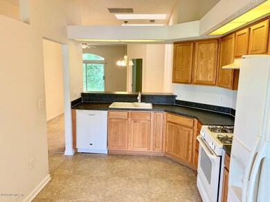 6428 Hannah Stables Dr, Jacksonville, FL 32244 - photo 4