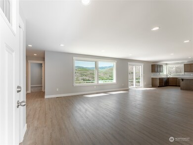 2348 S Skyline Ln, East Wenatchee, WA 98802 - photo 7