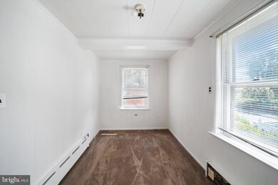 713 Beechwood Ave, Darby, PA 19023 - photo 3