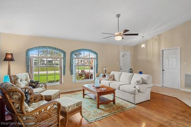 109 Lakefront Ct NE, Lake Placid, FL 33852 - photo 3