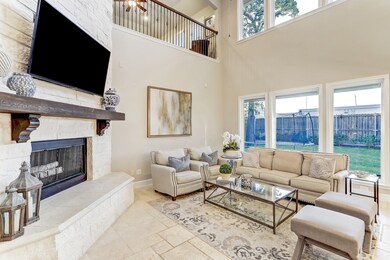 10938 Lasso Ln, Houston, TX 77079 - photo 2