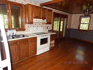 126 E Charlton Rd, Spencer, MA 01562 - photo 4