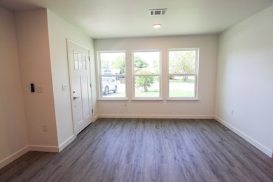 1100 Monte Vista Dr, Lockhart, TX 78644 - photo 3