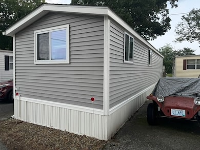 715 Forest Park, Middletown, RI 02842 - photo 2