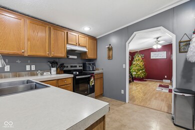 9205 S Harrodsburg Rd, Bloomington, IN 47403 - photo 7