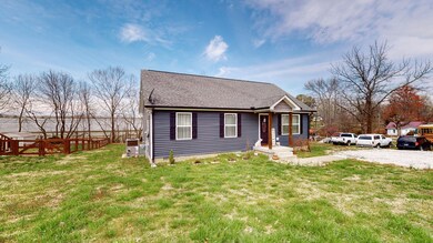 208 Hardin Ave, Dickson, TN 37055 - photo 4