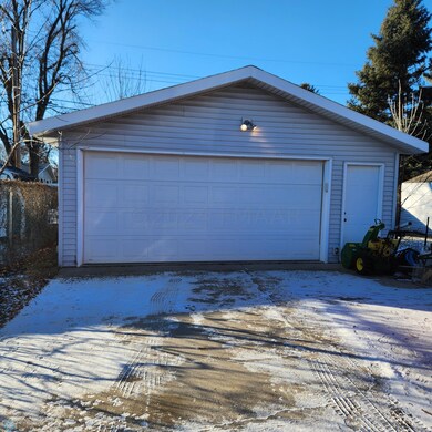 1921 16th St S, Fargo, ND 58103 - photo 4