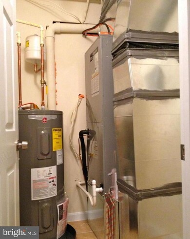 5117 F St SE, Washington, DC 20019 - photo 2