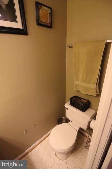 203 Sycamore Ridge Rd, Laurel, MD 20724 - photo 7