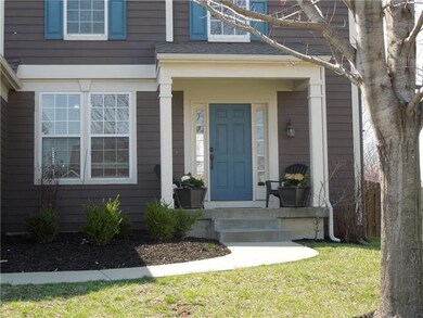 Greaet front porch!