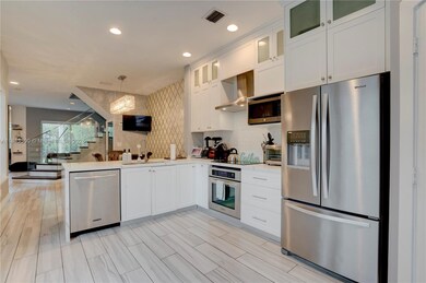 1364 Harbor View W, Hollywood, FL 33019 - photo 5